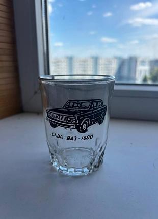 Стакан з автомобілем lada baз 1600
