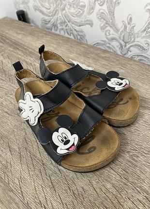 H&m босоніжки mickey mouse р.23 (14,5 см)