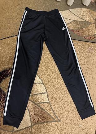 Ідеальні чорні спортивні штани з нової колекції adidas оригінал
