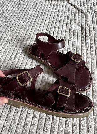 Кожаные босоножки zara