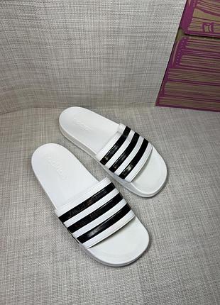 Оригінальні шльопанці adidas