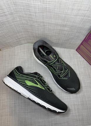 Оригінальні кросівки brooks