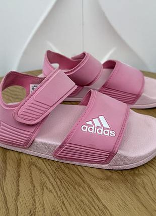 Оригінальні дитячі сандалі adidas