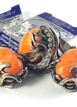 Новый серебряный набор с камнями: кольцо и сережки. 925 проба. бирки. пломбы.