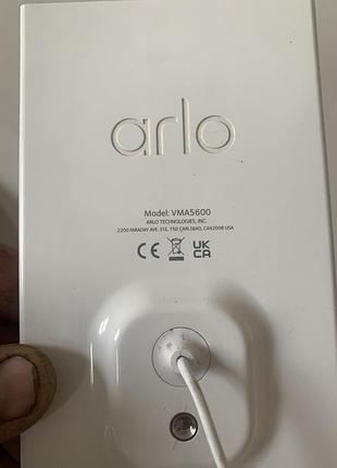 Arlo pro 3 floodlight камера відеоспостереження 3