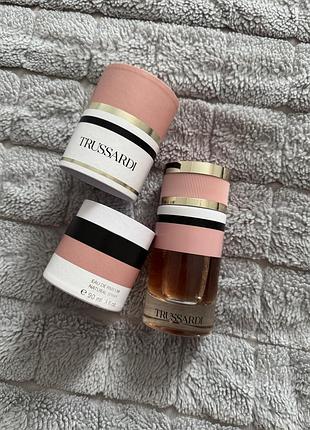 Оригінал! парфумована вода trussardi eau de parfum (класичний тубус), великий залишок від 90 мл