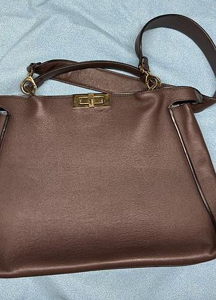 Сумка fendi peekaboo