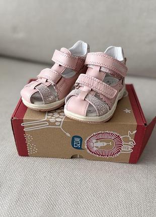 Кожаные босоножки dd step, 20 размер