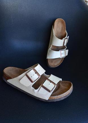 Шльопанці birkenstock arizona колір кремовий  розмір 38 услітка 24,5 см