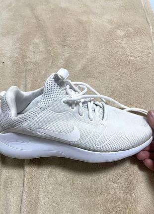 Легкі білі жіночі / підліткові кросівки nike 39