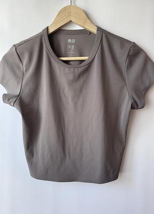 Спортивна укорочена футболка uniqlo