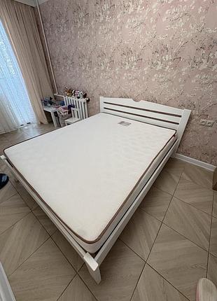 Продам двоспальне ліжко з матрацом.  в ідеальному стані.  розмір спального місця: 190 см на 160 см.
