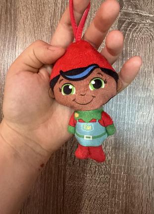 Іграшка — плюшева підвіска toy maker elf (ельф-майстер) із різдвяної колекції elf on the shelf, випущеної в мережі ресторанів mcdonald's