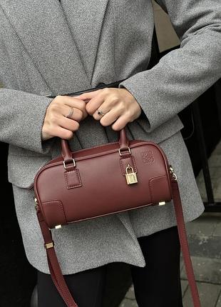 Сумка loewe amazona 23 cropped bag in nappa calfskin burgundy