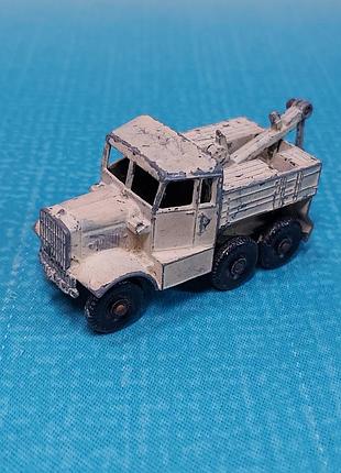 Машинка моделька эвакуатор matchbox