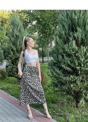 Атласна спідниця