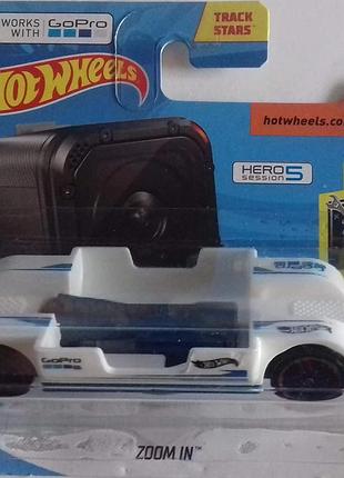 Машинка для камеры моделька хот вилз hot wheels