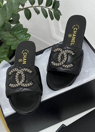 Шльопки шльопанці шанель chanel чорні базові з великим лого