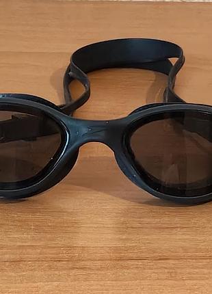 Окуляри для плаванія популярная тренировочная модель speedo biofuse 2.0 (в черном цвете с затемненными или зеркальными линзами.
