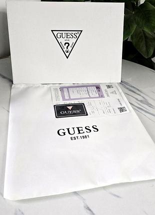 Коробка+пильник маленький guess