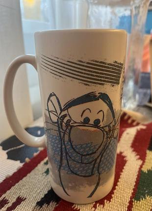 Біла керамічна чашка від disney із зображенням тигри (tigger) з «вінні-пуха» та написом «energetic, fizzy, explosive»