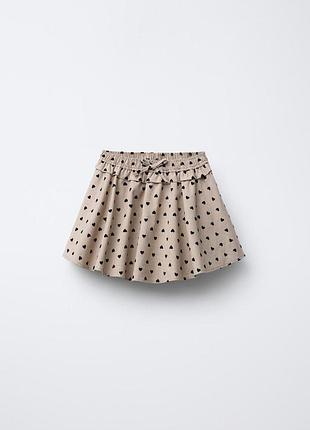 Юбка с шортами клеш на девочку бежевая с сердечками zara
