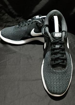 Nike revolution 4 5