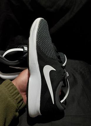 Nike revolution 4 3