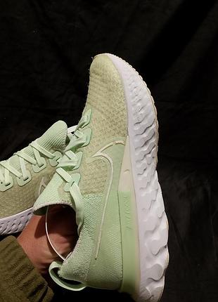 Nike react 2