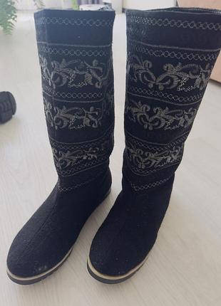 Чоботи жіночі