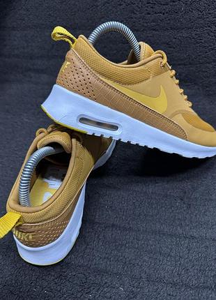 Кросівки жіночі nike