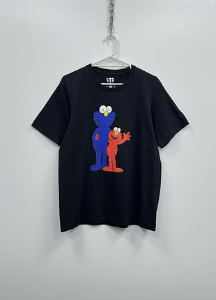Лімітована футболка uniqlo x kaws x sesame street bff elmo ss18 t-shirt black