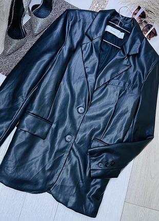 Шкіряний піджак bershka s oversize чорний піджак з еко шкіри прямий піджак вільного крою однобортний