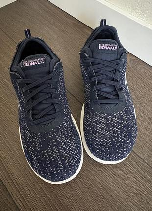 Кросівки skechers gowalk, eur 38,5/ 25,5см. дуже мʼяка підошва, вага пари мінімальна - не відчутні на ногах