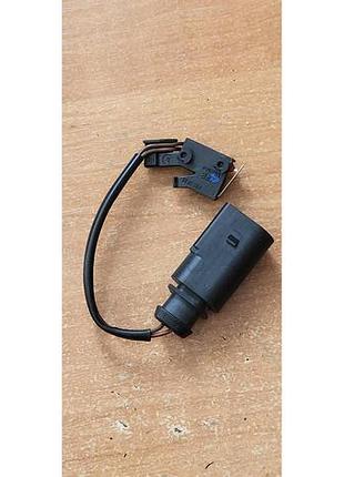 Мікроперемикач замка капоту audi a5 a6 a7 a8 4h0953236