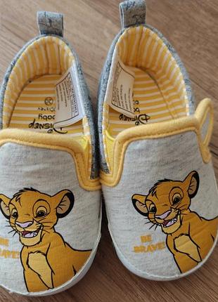 Нові дитячі текстильні кросівки (сліпони) lc waikiki / disney «король лев» , розмір 20