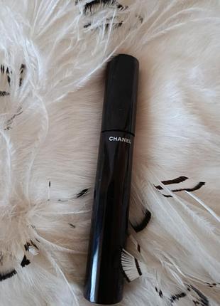 Туш chanel чорний колір