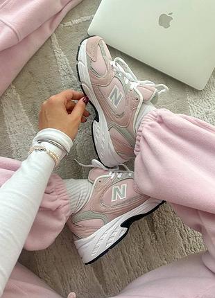 Стильні жіночі кросівки new balance 530 pink