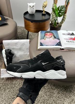 Женские кроссовки nike air huarache black white