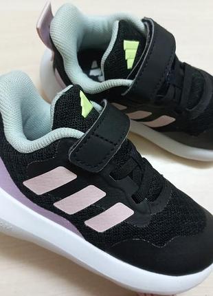 Кроссовки весна-лето дев.23.5-24 р.adidas вьетнам