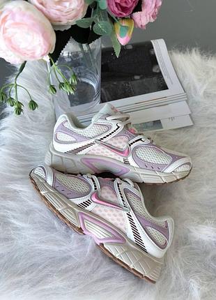 Стильні жіночі кросівки nike v5 rnr beige/pink