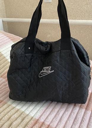 Спортивна стьобана сумка nike / сумка для тренувань та подорожей