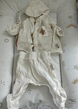 Мусліновий костюм на хрестини
