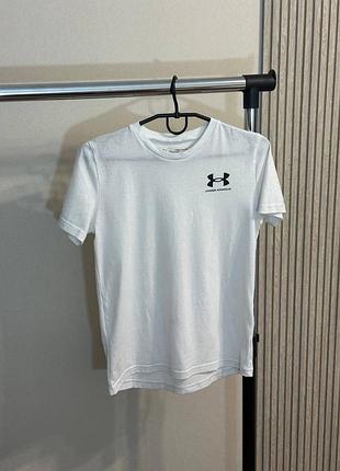 Футболка under armour
