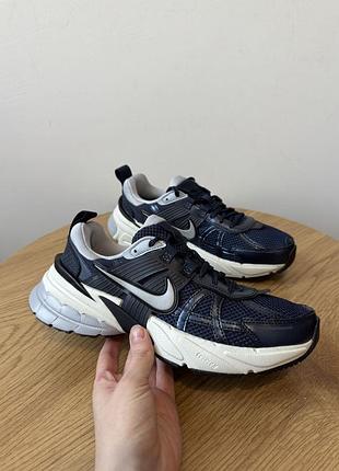 Оригинальн! сша! женские кроссовки nike v2k run blue в новом состоянии
