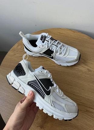 Оригинальн! сша! женские кроссовки nike zoom vomero 5 fb9149-101 в новом состоянии