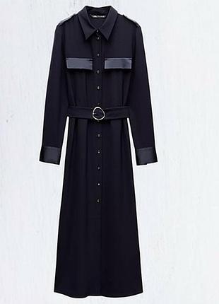 Темно-синя сукня-сорочка міді від бренду zara з довгими рукавами та поясом