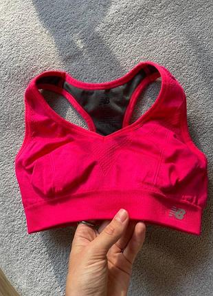 Спортивний топ new balance