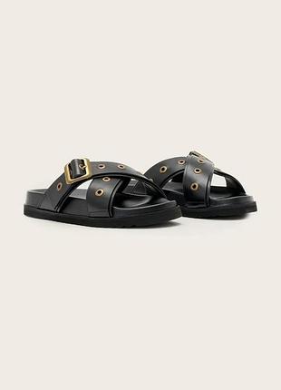 Шкіряні шльопанці allsaints suki western sandal на плоскій підошві.