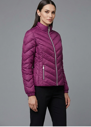 Женская куртка trussardi бордового цвета с диагональной стежкой